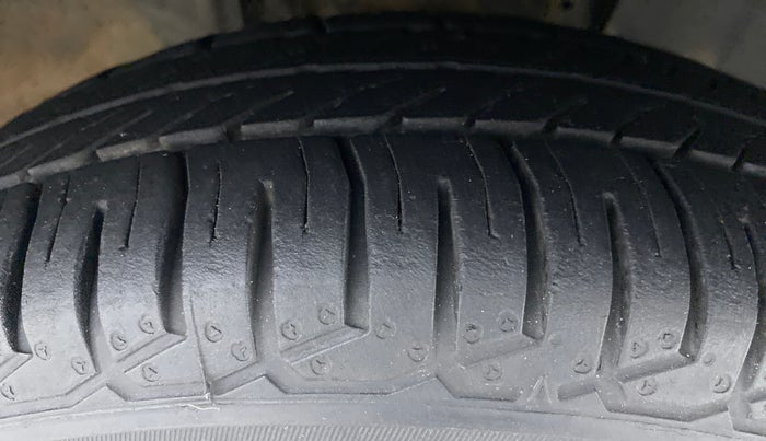 2019 Renault TRIBER 1.0 RXZ, Petrol, Manual, 62,803 km, Right Front Tyre Tread