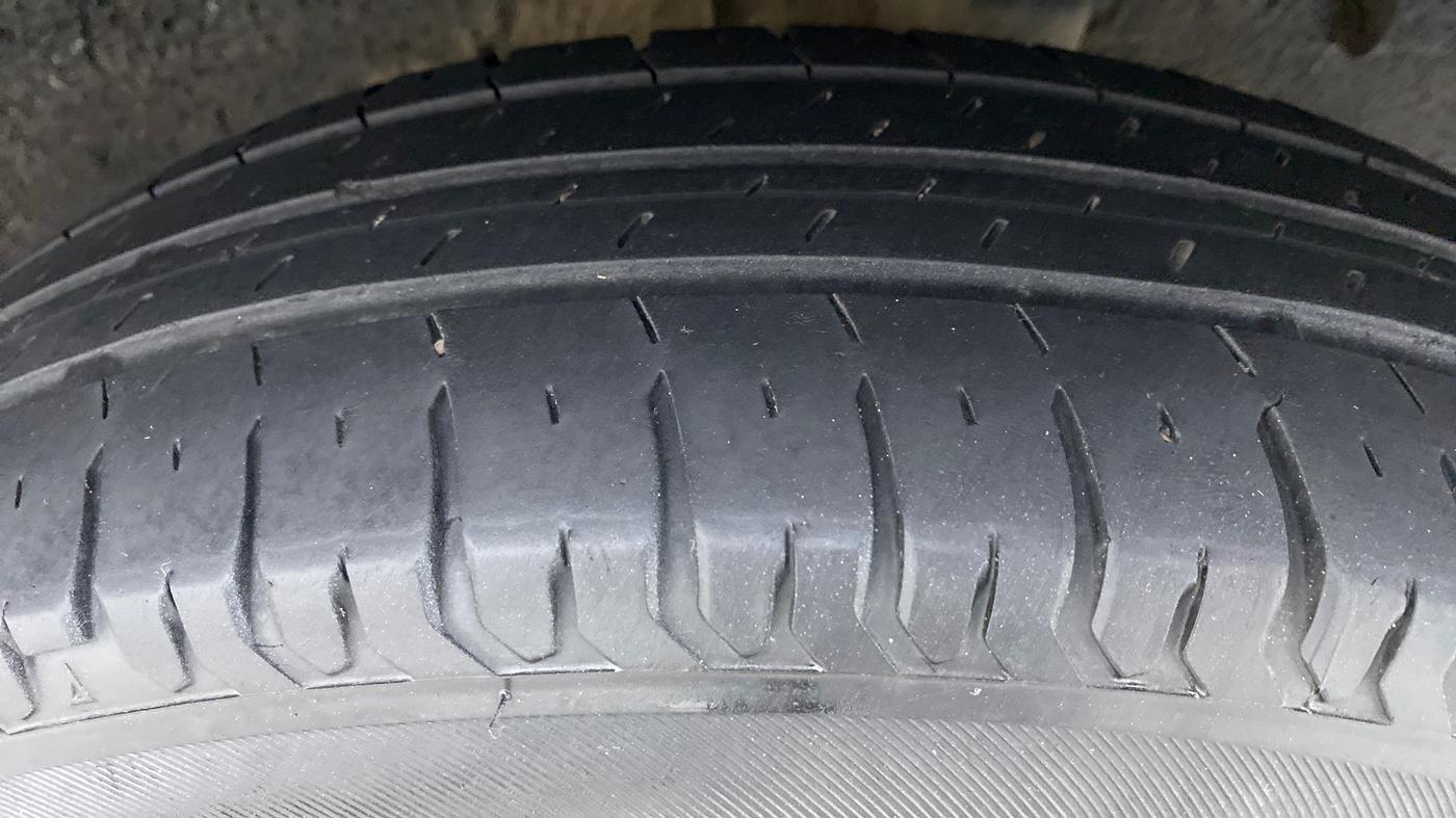 2019 Renault TRIBER 1.0 RXZ, Petrol, Manual, 62,803 km, Left Rear Tyre Tread