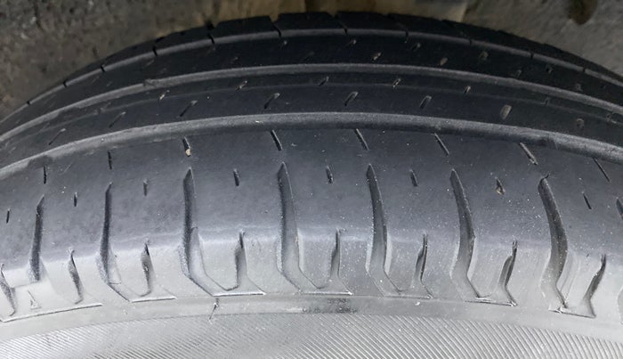 2019 Renault TRIBER 1.0 RXZ, Petrol, Manual, 62,803 km, Left Rear Tyre Tread