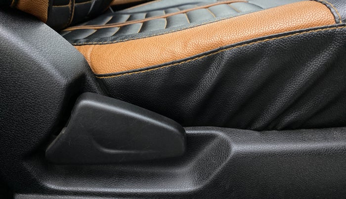 2018 Renault Kwid RXT 1.0 EASY-R AT OPTION, Petrol, Automatic, 28,355 km, Driver Side Adjustment Panel