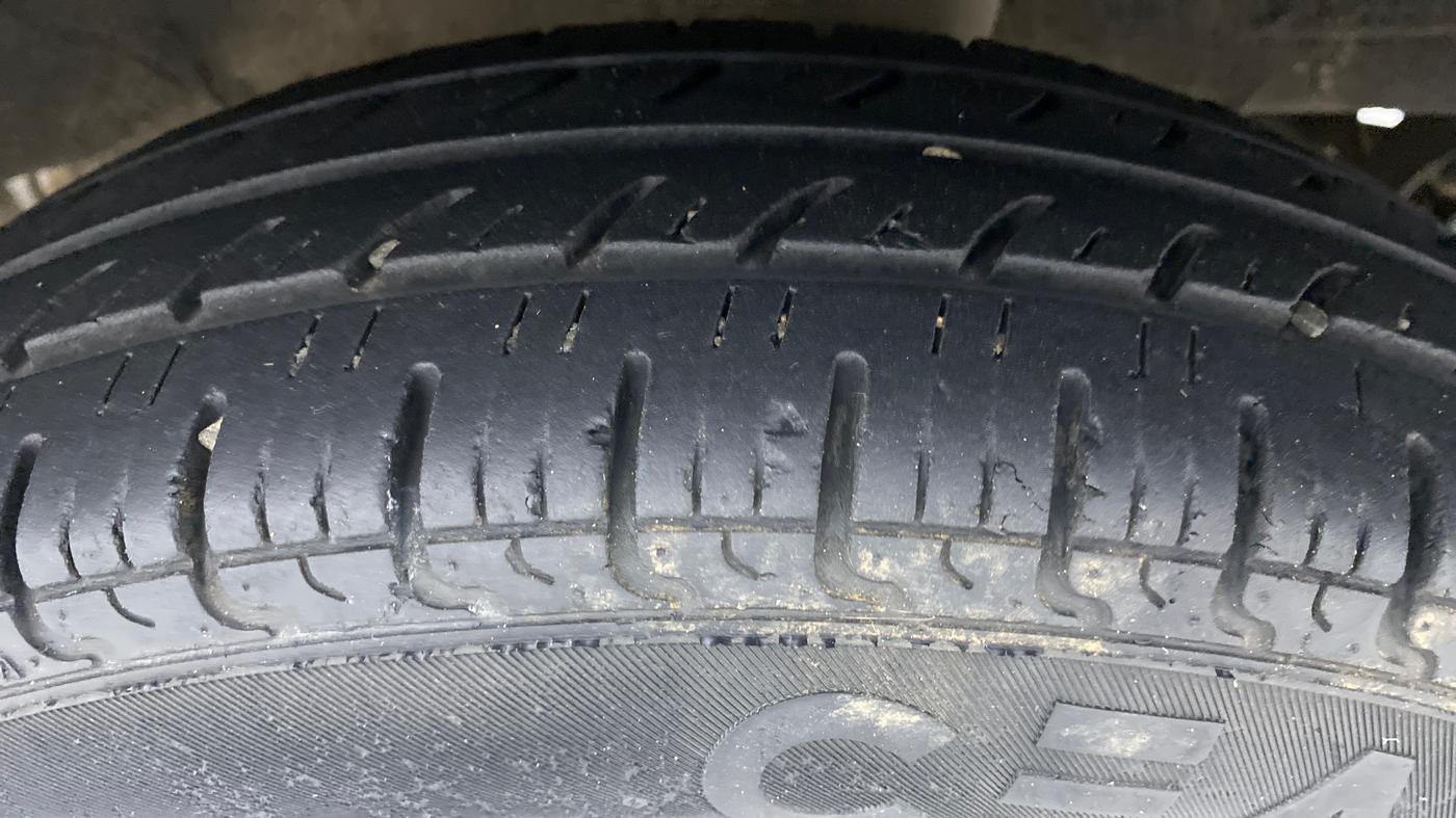 2018 Renault Kwid RXT 1.0 EASY-R AT OPTION, Petrol, Automatic, 28,355 km, Left Rear Tyre Tread