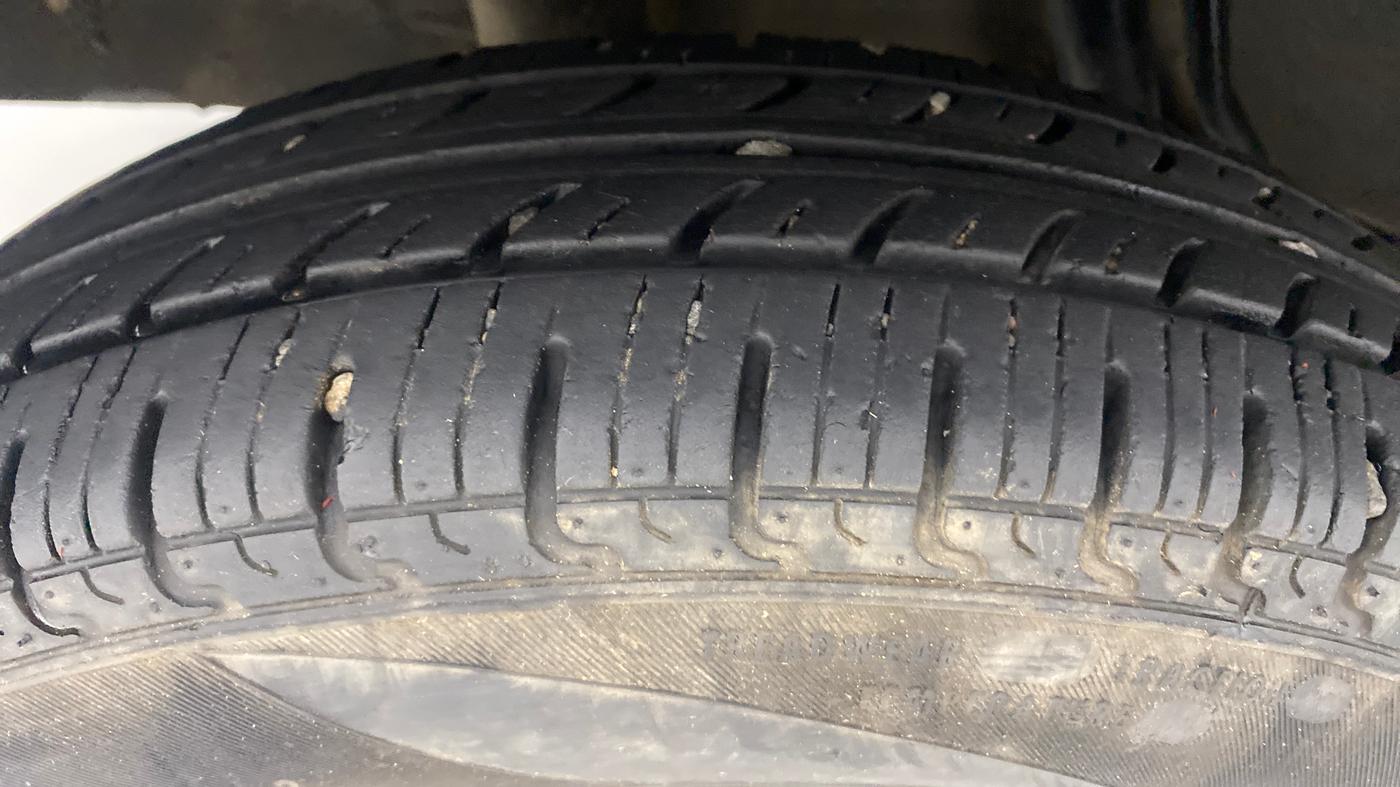 2019 Renault Kwid RXL, Petrol, Manual, 21,148 km, Right Rear Tyre Tread