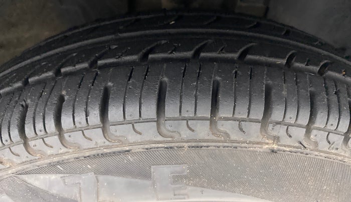 2019 Renault Kwid RXL, Petrol, Manual, 21,148 km, Right Front Tyre Tread