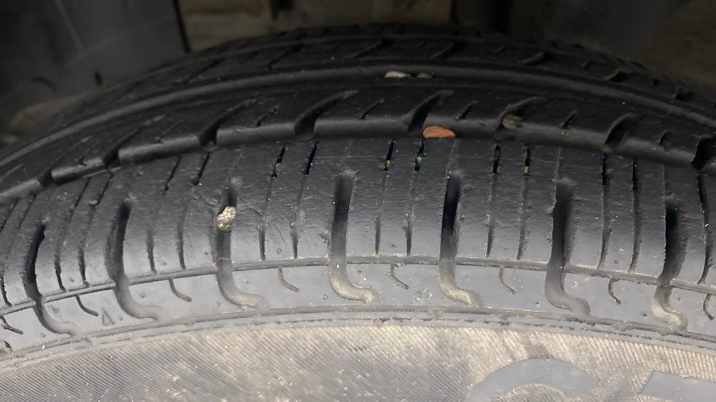 2019 Renault Kwid RXL, Petrol, Manual, 21,148 km, Left Front Tyre Tread