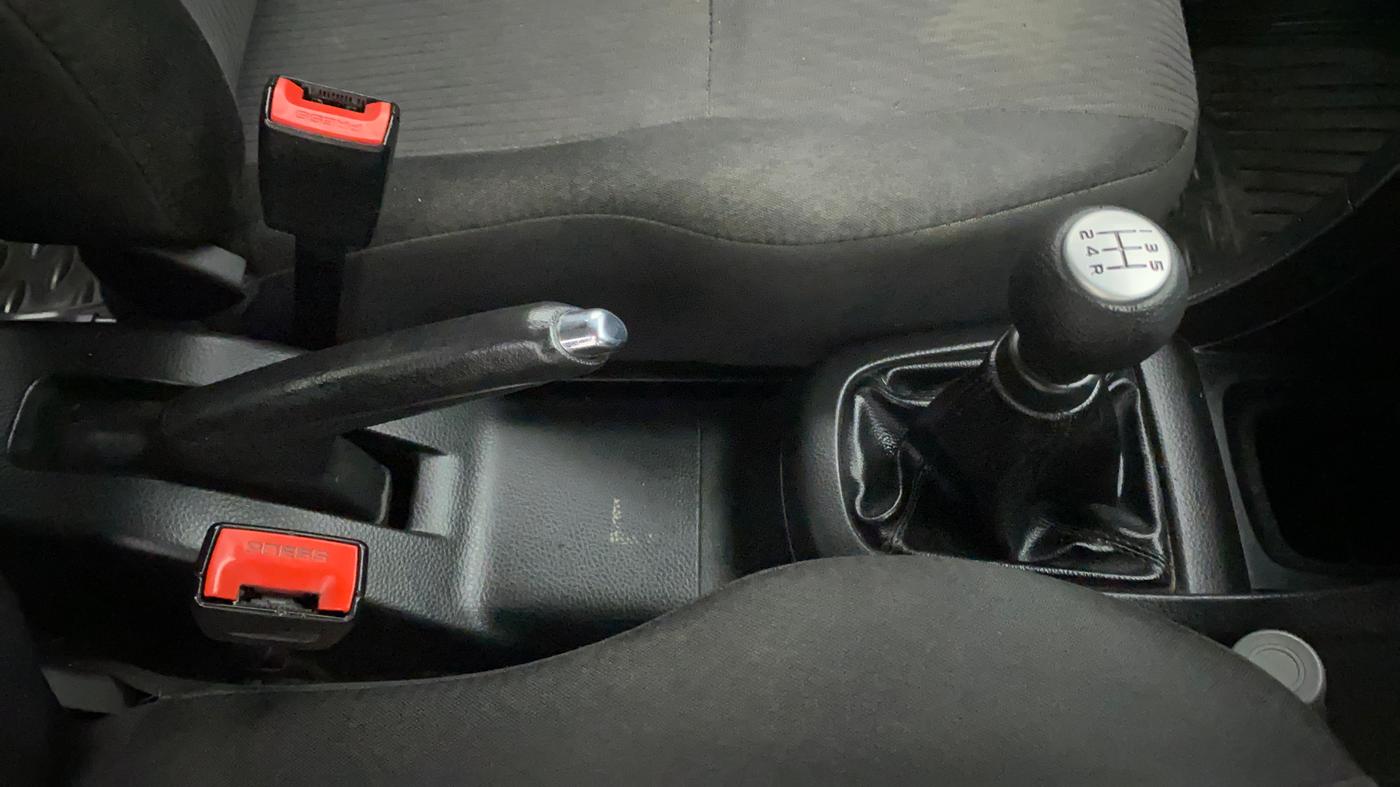 2015 Maruti Swift VXI, Petrol, Manual, 44,129 km, Gear Lever
