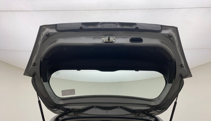 2015 Maruti Swift VXI, Petrol, Manual, 44,129 km, Boot Door Open