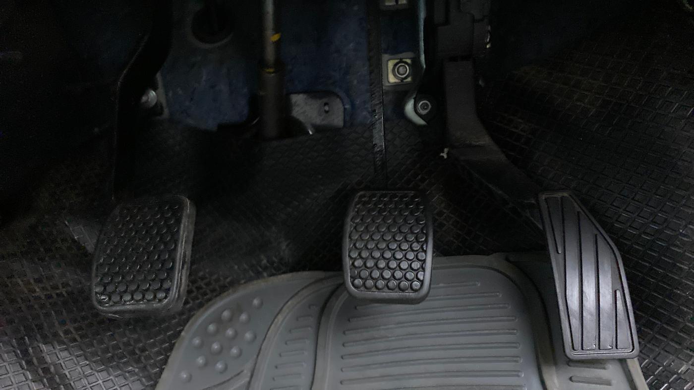 2017 Maruti Alto 800 LXI, Petrol, Manual, 22,740 km, Pedals