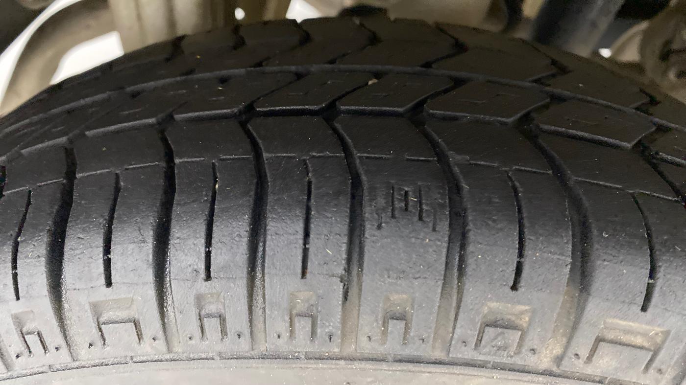 2017 Maruti Alto 800 LXI, Petrol, Manual, 22,740 km, Right Rear Tyre Tread