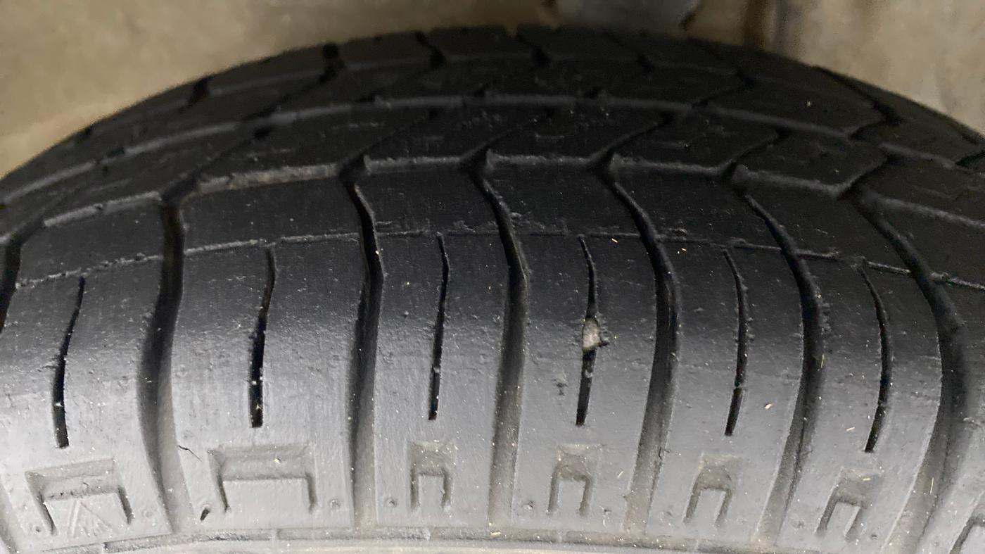2017 Maruti Alto 800 LXI, Petrol, Manual, 22,740 km, Left Front Tyre Tread
