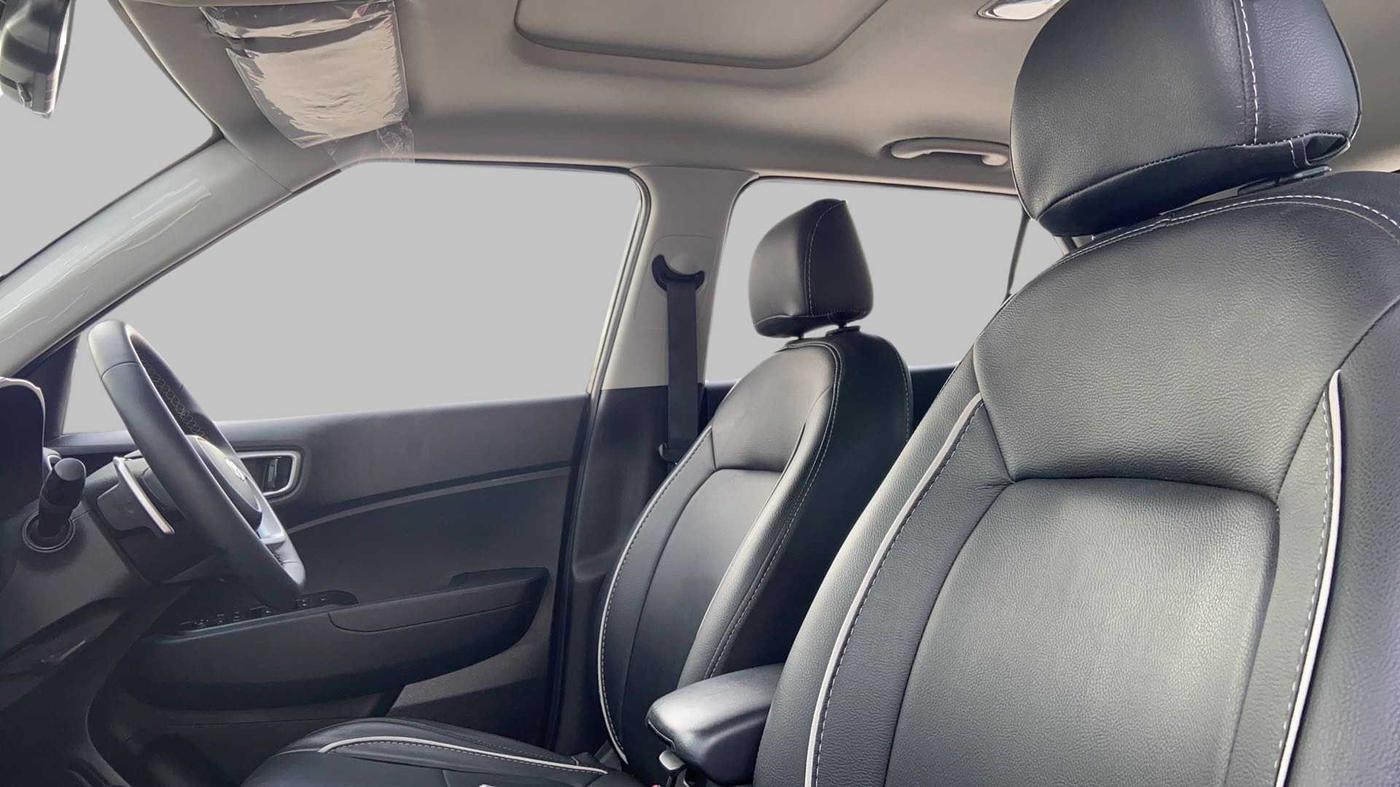 2020 Hyundai VENUE SX PLUS 1.0 TURBO DCT, Petrol, Automatic, 12,059 km, Right Side Front Door Cabin