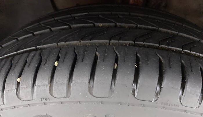 2014 Hyundai Elite i20 ASTA 1.2, Petrol, Manual, 71,257 km, Left Front Tyre Tread