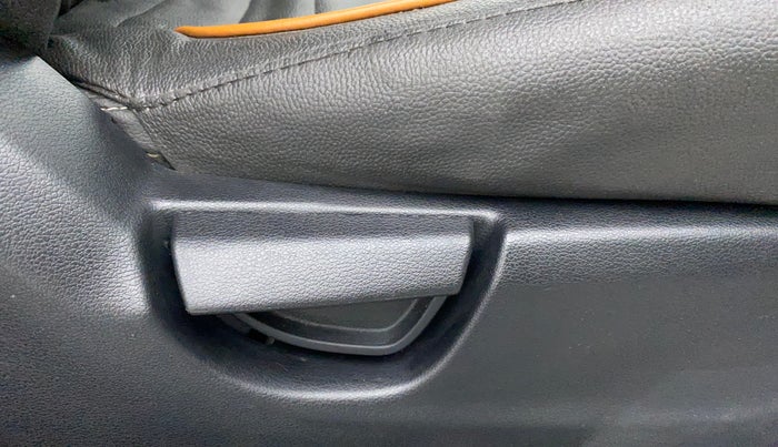 2018 Hyundai NEW SANTRO SPORTZ MT, Petrol, Manual, 28,903 km, Driver Side Adjustment Panel