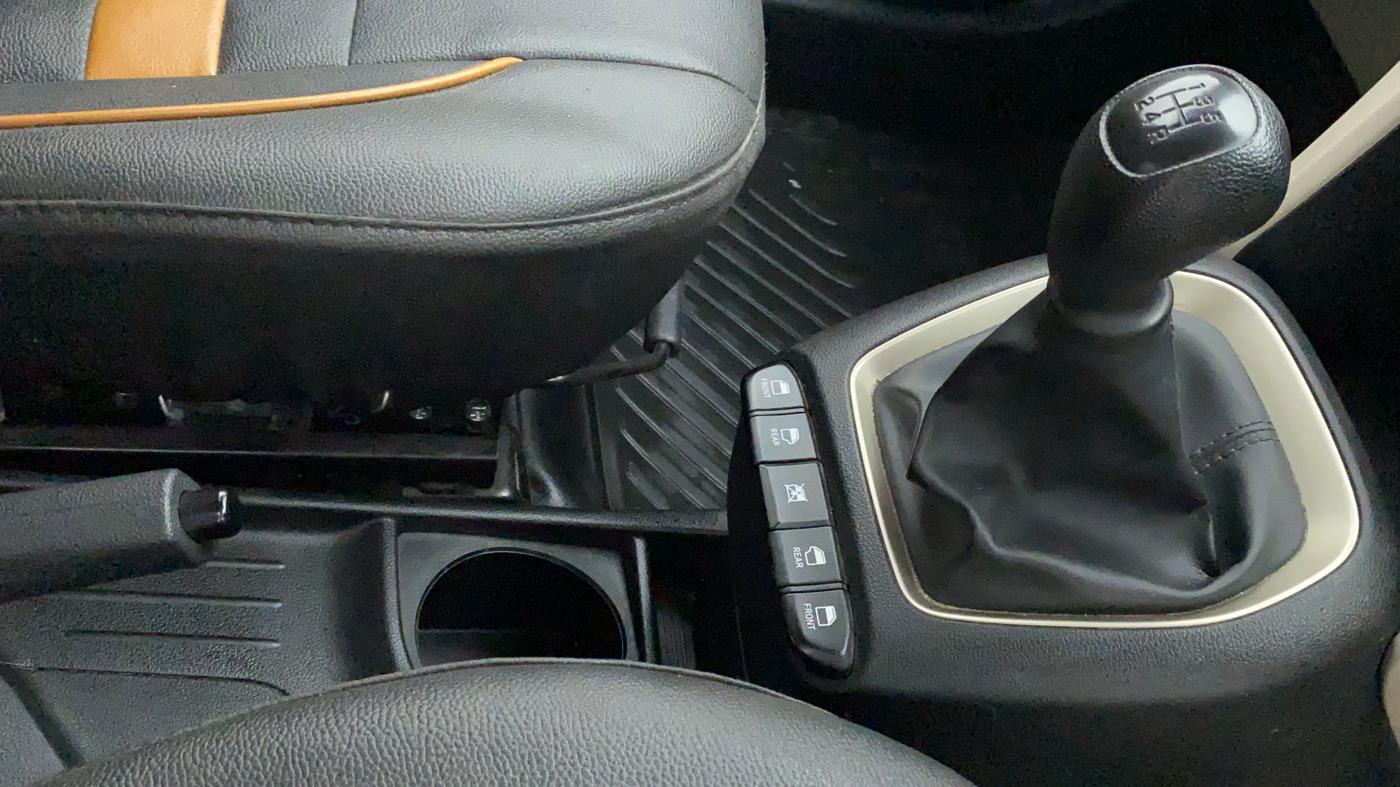 2018 Hyundai NEW SANTRO SPORTZ MT, Petrol, Manual, 28,903 km, Gear Lever