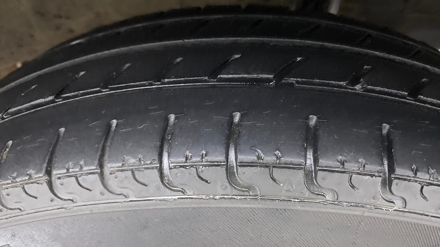 2016 Renault Kwid RXT, Petrol, Manual, 48,004 km, Left Rear Tyre Tread