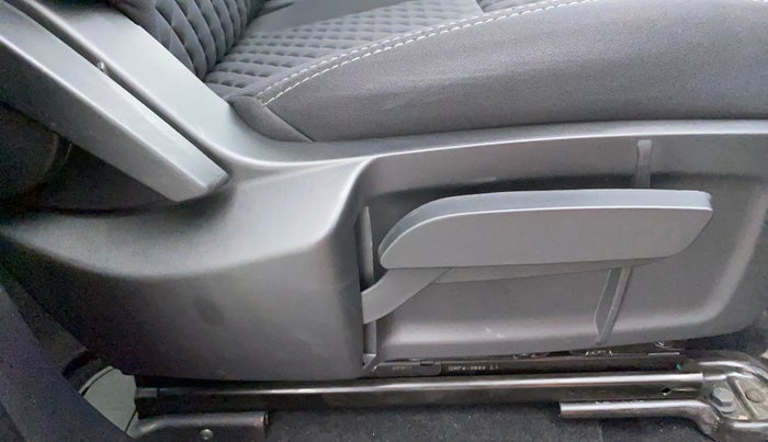 2022 Tata Safari XTA PLUS, Diesel, Automatic, 7,956 km, Driver Side Adjustment Panel
