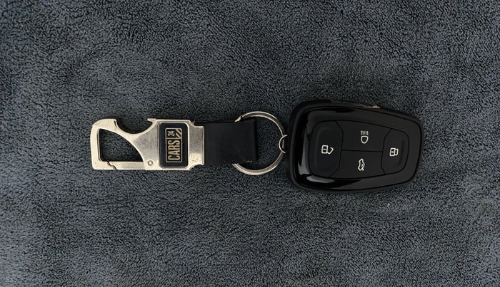 2022 Tata Safari XTA PLUS, Diesel, Automatic, 7,956 km, Key Close Up