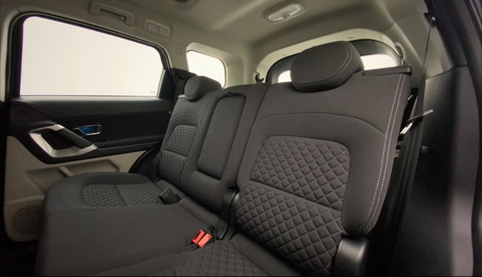 2022 Tata Safari XTA PLUS, Diesel, Automatic, 7,956 km, Right Side Rear Door Cabin