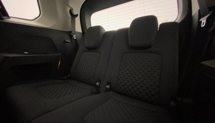 2022 Tata Safari XTA PLUS, Diesel, Automatic, 7,956 km, Third Seat Row ( optional )