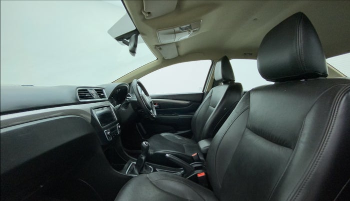 2017 Maruti Ciaz S 1.4 MT PETROL, Petrol, Manual, 24,624 km, Right Side Front Door Cabin