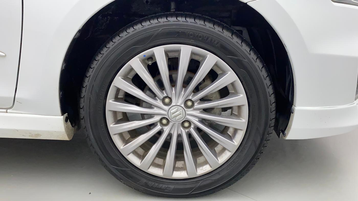 2017 Maruti Ciaz S 1.4 MT PETROL, Petrol, Manual, 24,624 km, Right Front Wheel