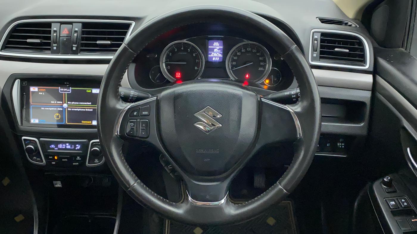 2017 Maruti Ciaz S 1.4 MT PETROL, Petrol, Manual, 24,624 km, Steering Wheel Close Up