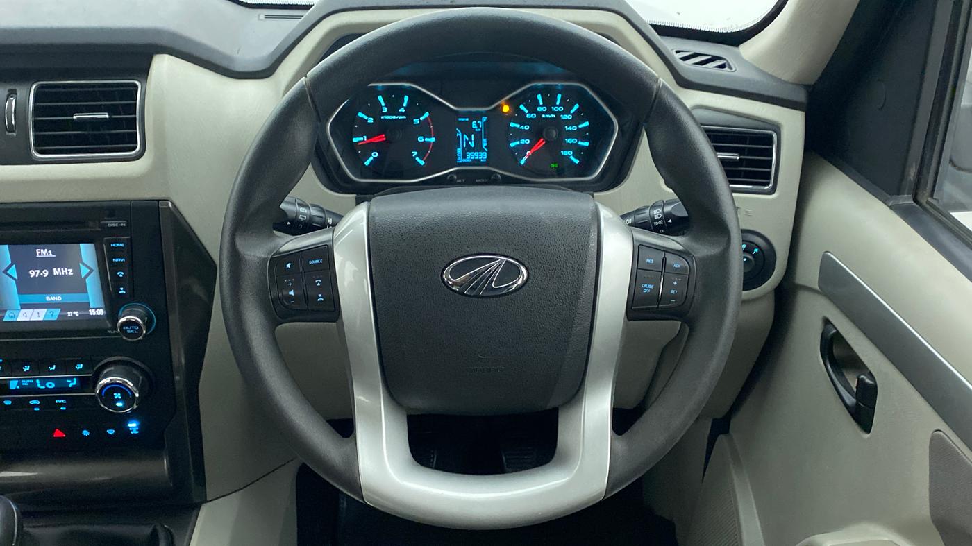 2017 Mahindra Scorpio S10 Intelli Hybrid 2WD, Diesel, Manual, 35,937 km, Steering Wheel Close Up