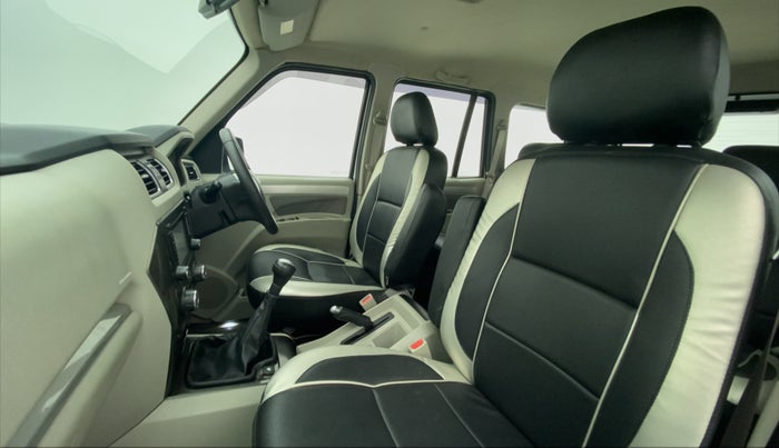 2017 Mahindra Scorpio S10 Intelli Hybrid 2WD, Diesel, Manual, 35,937 km, Right Side Front Door Cabin