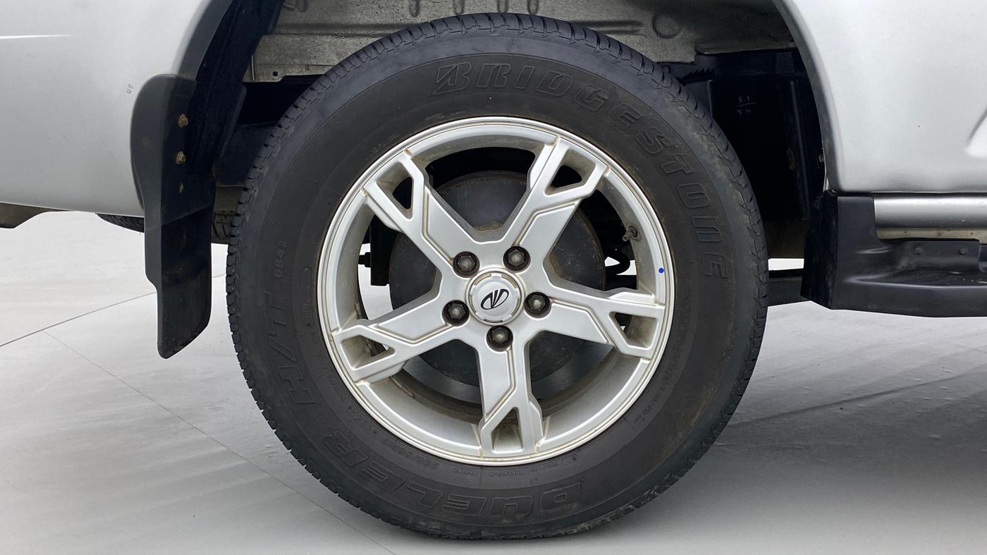 2017 Mahindra Scorpio S10 Intelli Hybrid 2WD, Diesel, Manual, 35,937 km, Right Rear Wheel