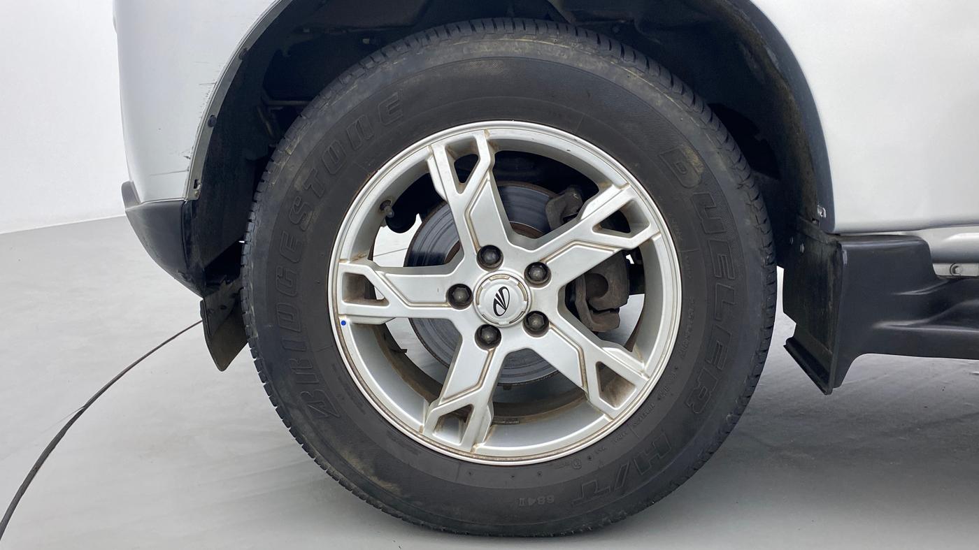 2017 Mahindra Scorpio S10 Intelli Hybrid 2WD, Diesel, Manual, 35,937 km, Left Front Wheel