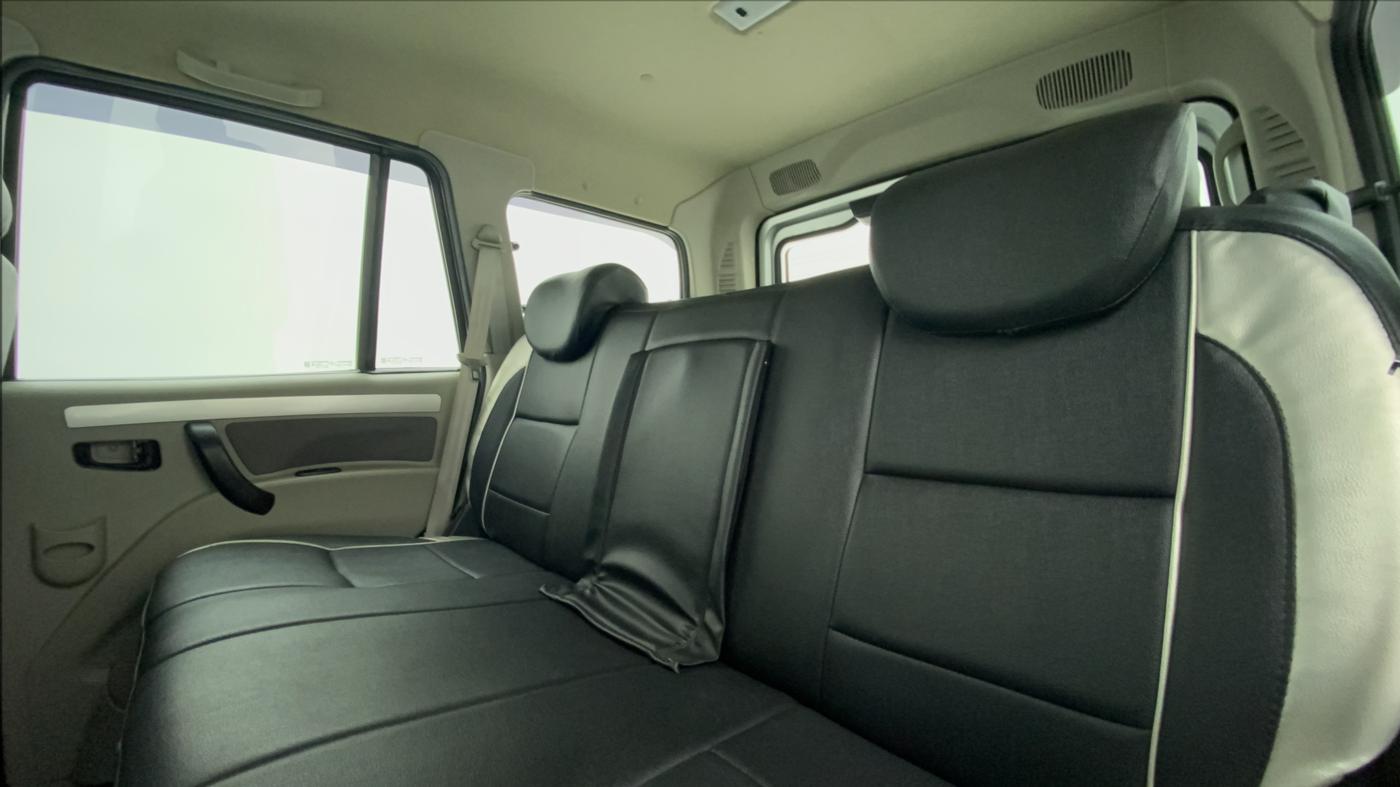2017 Mahindra Scorpio S10 Intelli Hybrid 2WD, Diesel, Manual, 35,937 km, Right Side Rear Door Cabin
