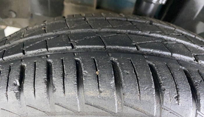 2019 Renault Kwid RXL, Petrol, Manual, 33,865 km, Left Front Tyre Tread