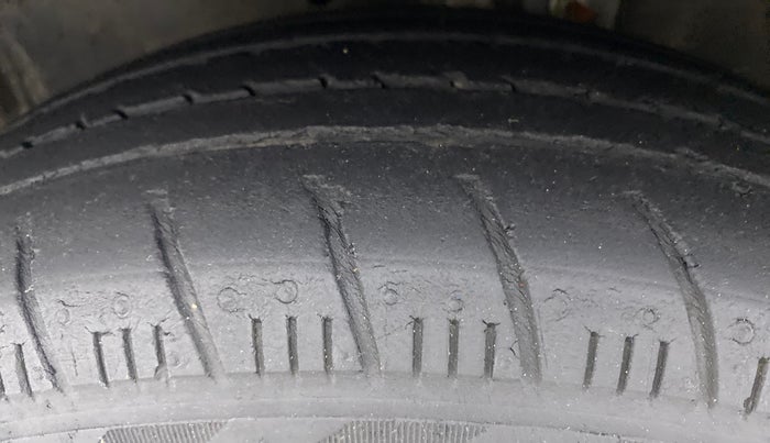 2016 Maruti Celerio VXI AMT (O), Petrol, Automatic, 50,214 km, Left Front Tyre Tread