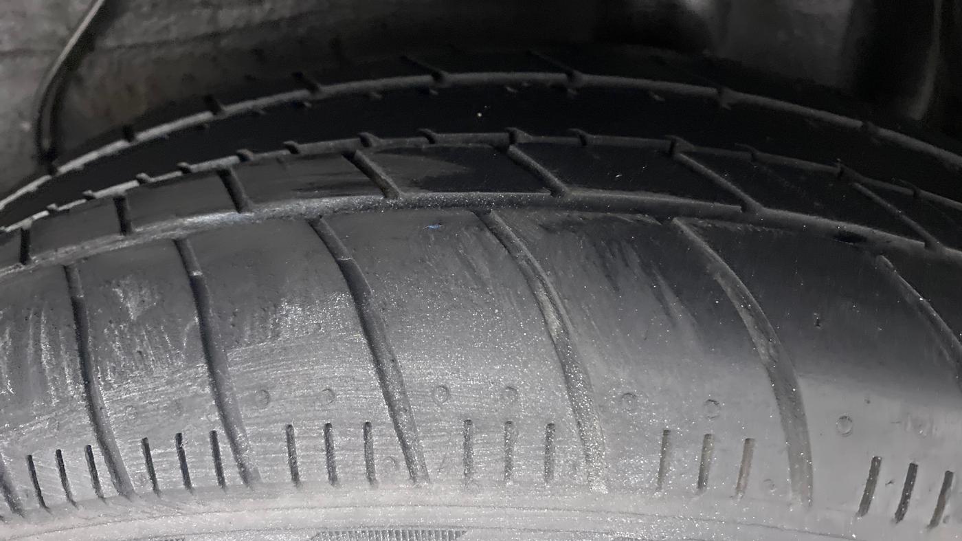 2016 Maruti Celerio VXI AMT (O), Petrol, Automatic, 50,214 km, Left Rear Tyre Tread