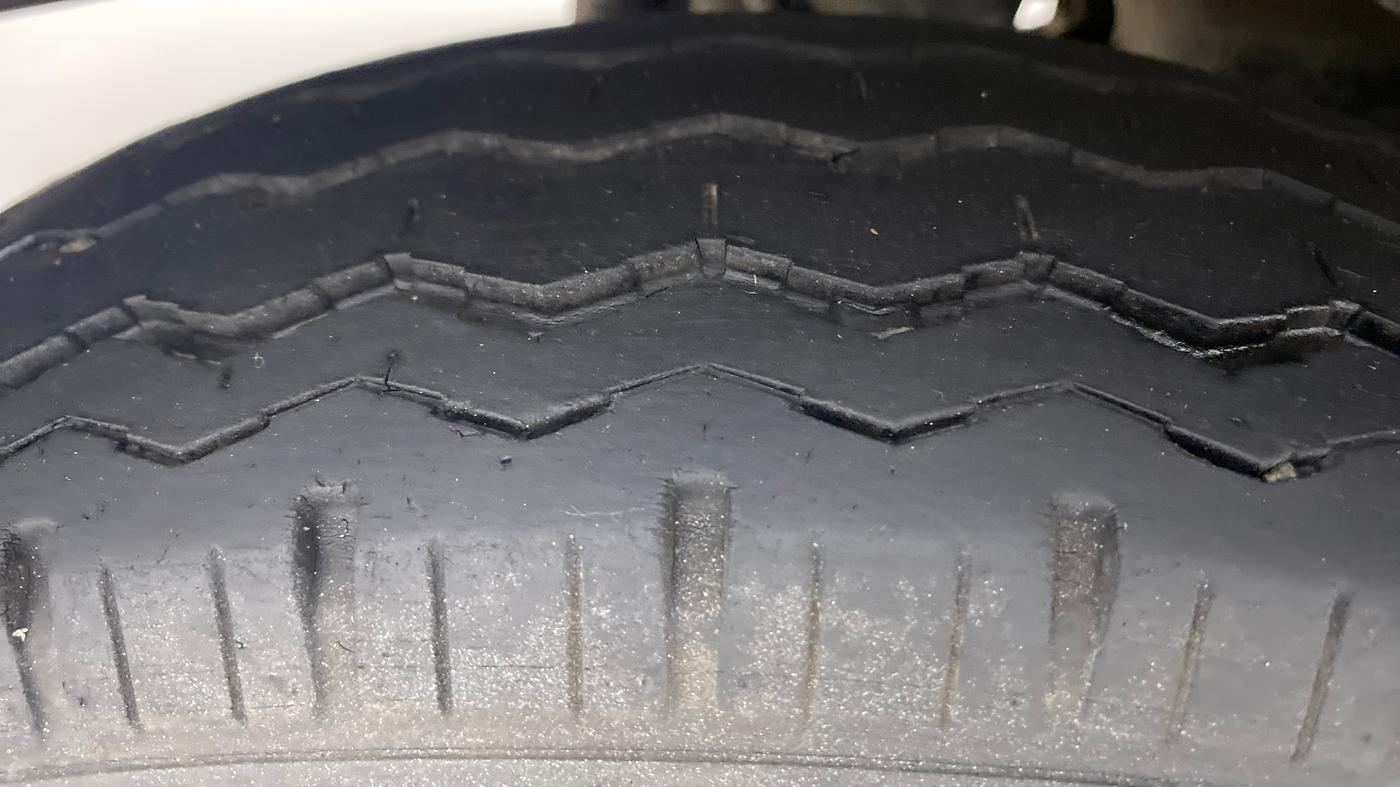 2020 Maruti Eeco 5 STR WITH A/C+HTR, Petrol, Manual, 24,287 km, Right Rear Tyre Tread