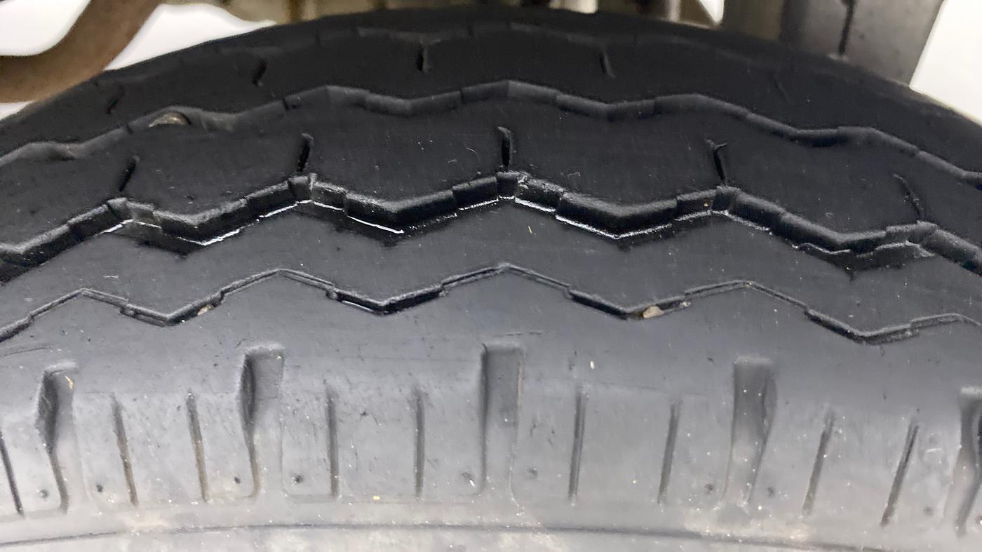 2020 Maruti Eeco 5 STR WITH A/C+HTR, Petrol, Manual, 24,287 km, Left Rear Tyre Tread