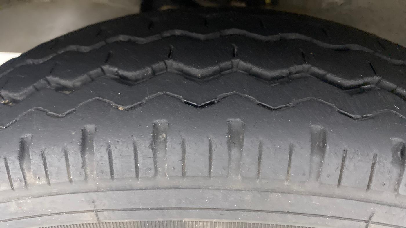 2020 Maruti Eeco 5 STR WITH A/C+HTR, Petrol, Manual, 24,287 km, Left Front Tyre Tread