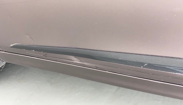 2019 Tata Tiago XZ 1.2 REVOTRON, Petrol, Manual, 38,715 km, Front passenger door - Slightly dented