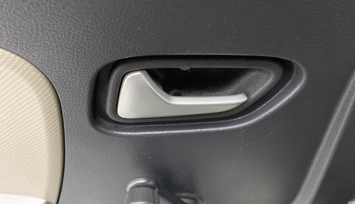 2018 Maruti Alto K10 VXI, CNG, Manual, 22,946 km, Lock system - Door lock knob has minor damage