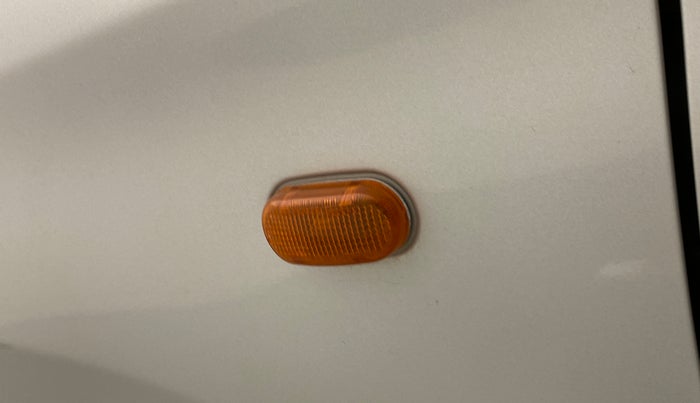 2015 Maruti Alto K10 VXI P, Petrol, Manual, 42,485 km, Left fender Indicator light - Not working