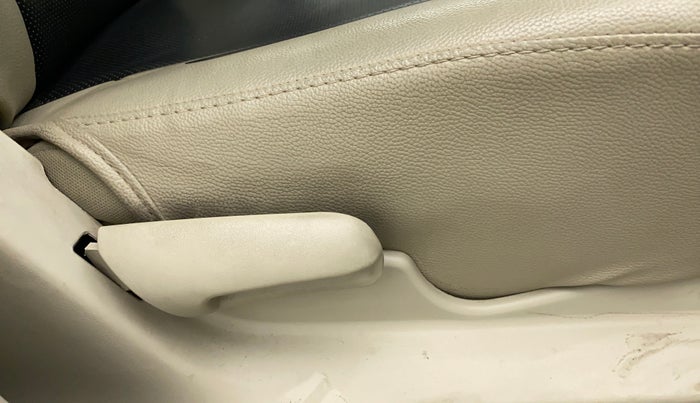 2018 Maruti Celerio VXI CNG D, CNG, Manual, 81,143 km, Driver Side Adjustment Panel