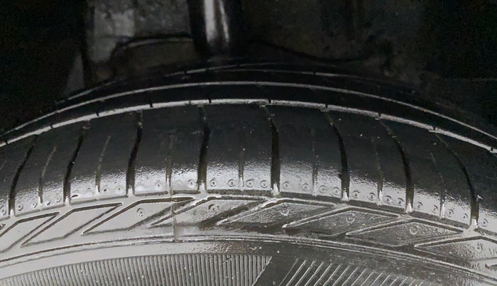 2022 Tata NEXON XZA PLUS KAZIRANGA PETROL, Petrol, Automatic, 22,445 km, Right Front Tyre Tread