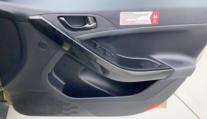 2022 Tata NEXON XZA PLUS KAZIRANGA PETROL, Petrol, Automatic, 22,445 km, Driver Side Door Panels Control