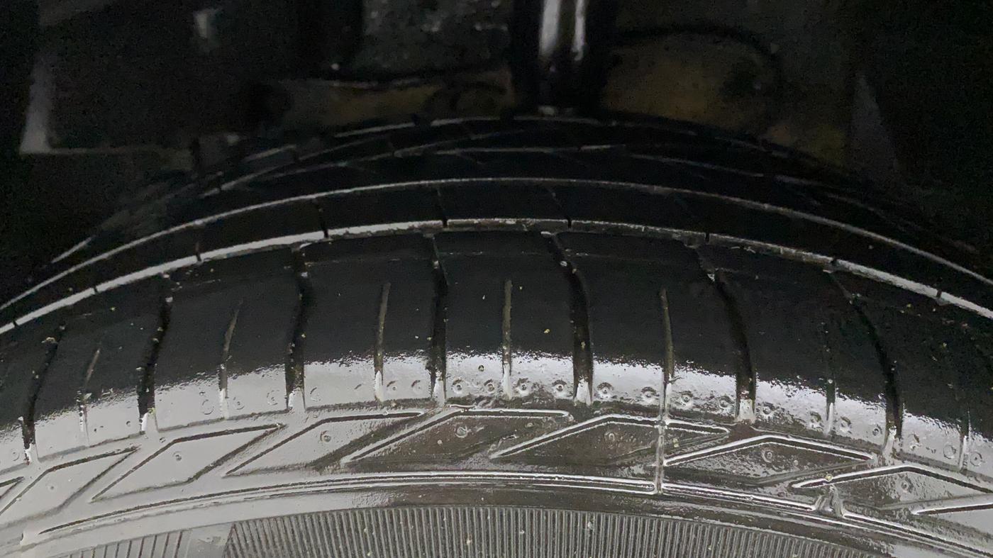 2022 Tata NEXON XZA PLUS KAZIRANGA PETROL, Petrol, Automatic, 22,445 km, Left Front Tyre Tread