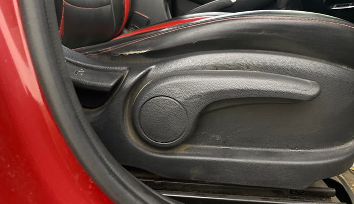 2017 Hyundai i20 Active 1.2 S, Petrol, Manual, 65,817 km, Driver Side Adjustment Panel