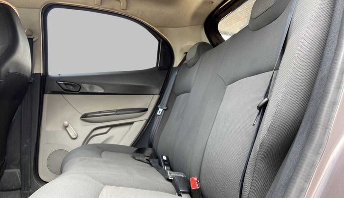 2020 Tata Tiago XE 1.2 REVOTRON, Petrol, Manual, 31,458 km, Right Side Rear Door Cabin
