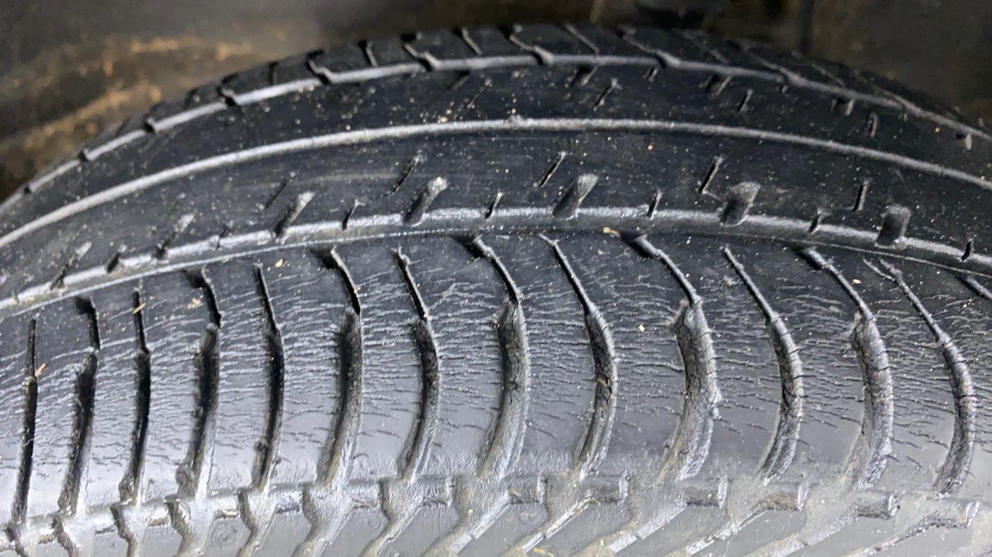 2018 Maruti Alto K10 VXI, Petrol, Manual, 24,946 km, Left Front Tyre Tread
