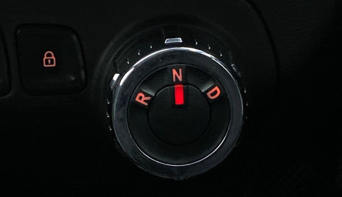 2017 Renault Kwid RXT 1.0 EASY-R AT OPTION, Petrol, Automatic, 19,900 km, Gear Lever
