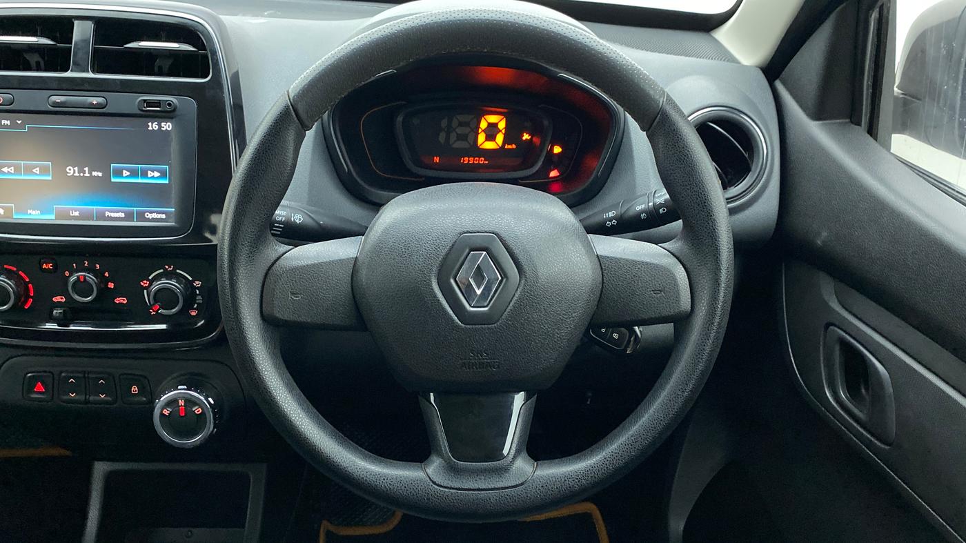 2017 Renault Kwid RXT 1.0 EASY-R AT OPTION, Petrol, Automatic, 19,900 km, Steering Wheel Close Up