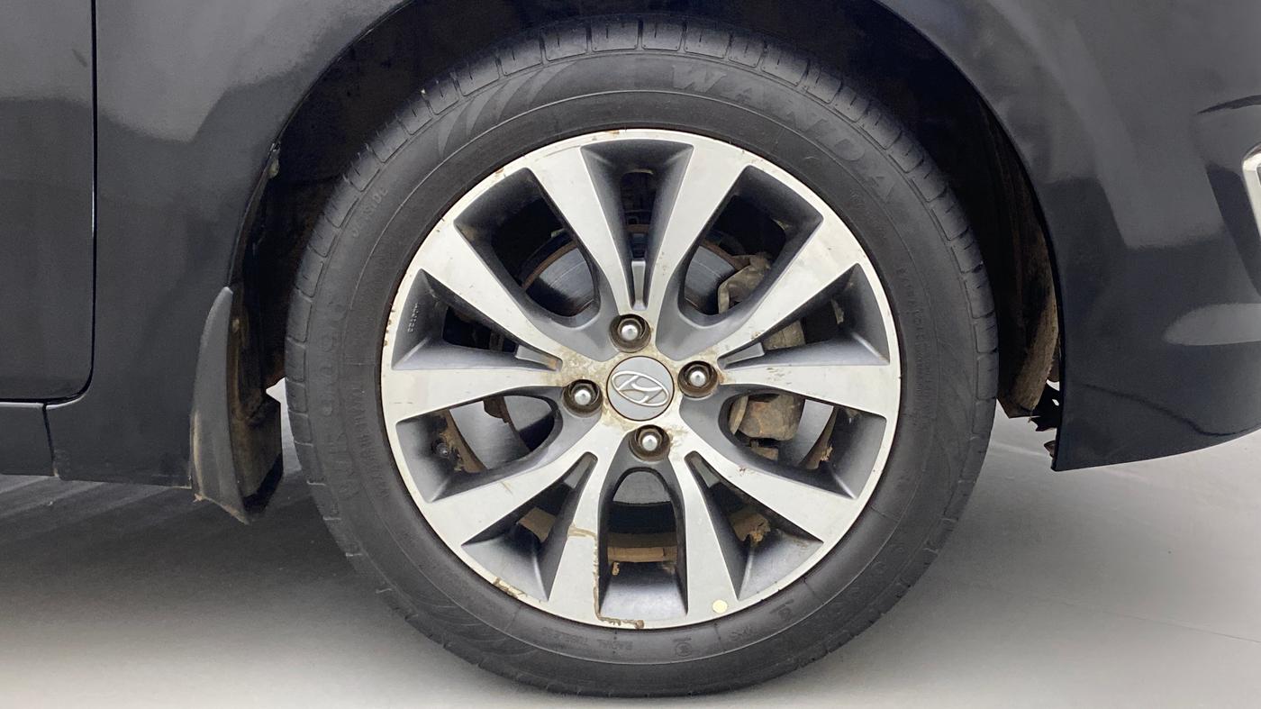 2017 Hyundai Verna 1.6 VTVT SX, Petrol, Manual, 55,605 km, Right Front Wheel