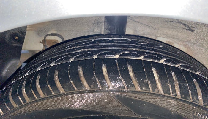 2017 Hyundai Grand i10 SPORTZ (O) 1.2 KAPPA VTVT, Petrol, Manual, 41,925 km, Right Rear Tyre Tread